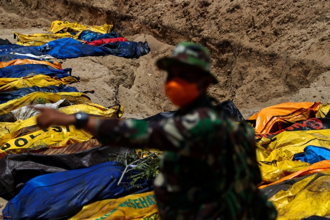 Endonezya'daki depremde bilanço ağırlaşıyor