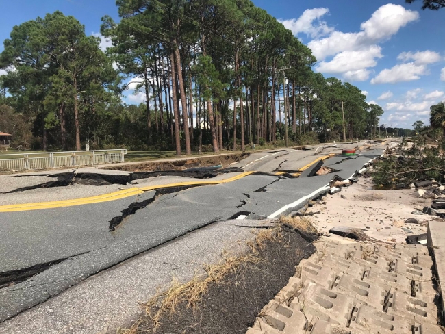 Michael kasırgasının yarattığı yıkım havadan görüntülendi