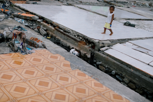 Endonezya'daki depremde ölenlerin sayısı 2 bin 91'e yükseldi