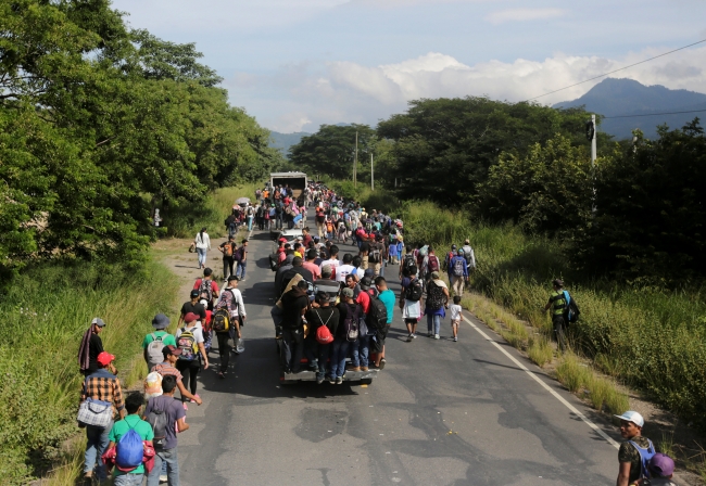 Honduras'ta başlatılan göç hareketi katlanarak büyüyor
