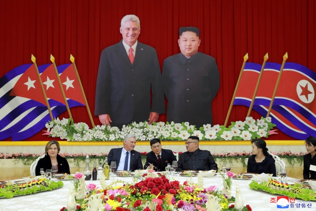 Küba Devlet Başkanı'ndan Kuzey Kore'ye resmi ziyaret