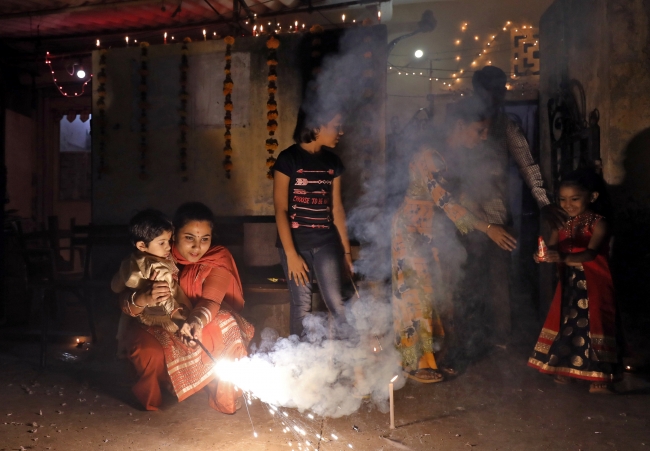 Hinduların "Diwali Işık Festivali" başladı