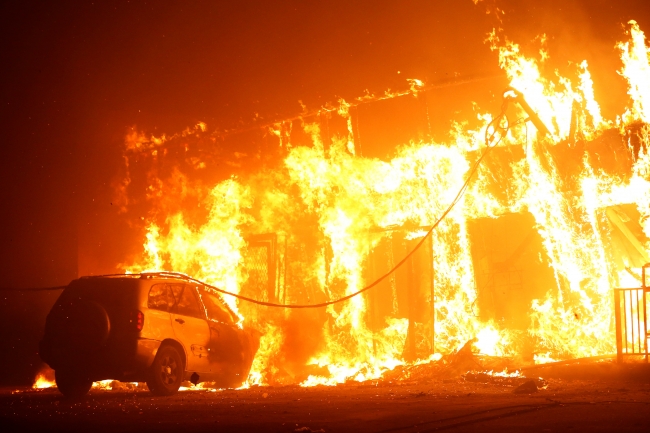 California'da orman yangını: 27 bin kişi tahliye edildi