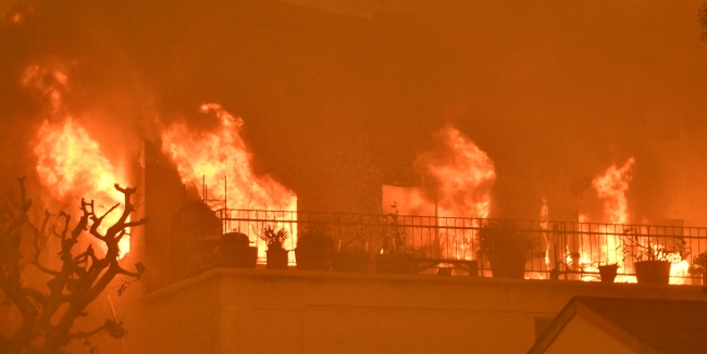 California'daki orman yangını 9 can aldı