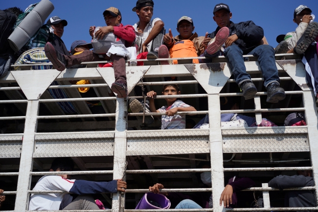Orta Amerikalı göçmenler yola kaldığı yerden devam ediyor