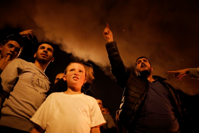 Gazze'de ateşkes kutlaması İsrail'de hükümet protestosu