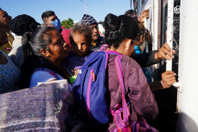 Orta Amerikalı göçmen kervanından ilk grup ABD sınırına ulaştı