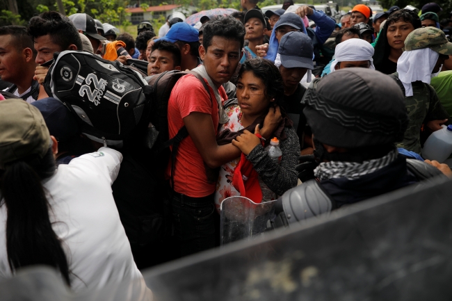 Meksika'dan göçmen konvoyundaki 213 kişiye gözaltı