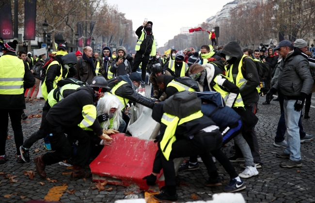 Avrupa Birliği, Fransa'daki şiddet olaylarına sessiz kaldı