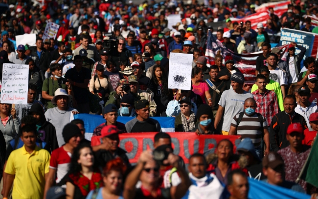 ABD sınırını geçen 42 göçmen gözaltına alındı