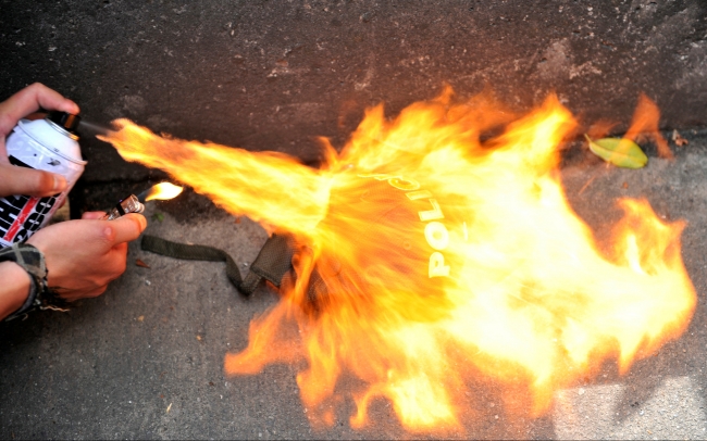 Kolombiya'da 35'ten fazla şehirde halk sokağa indi