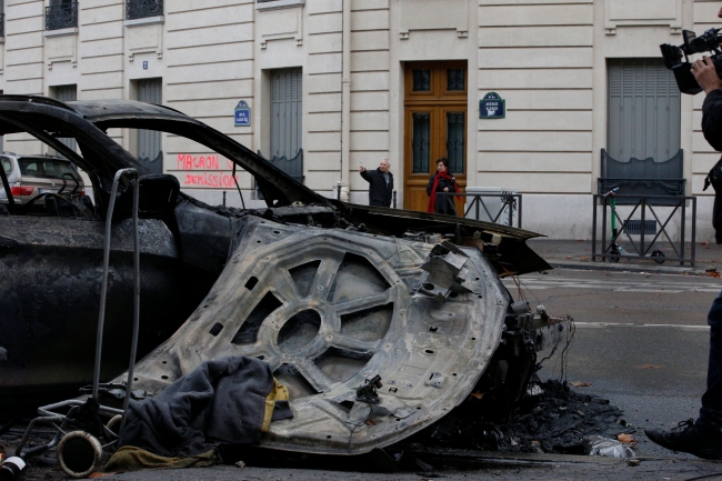 Fransa'daki olaylara "kaos" ve "gerilla savaşı" benzetmesi