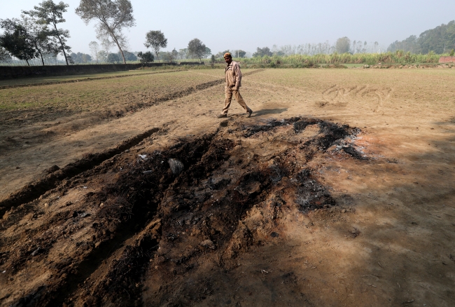 Bir ineğin kesildiği iddiası Hindistan'da ortalığı karıştırdı