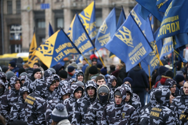 Ukrayna'da aşırı sağcılardan Rusya protestosu