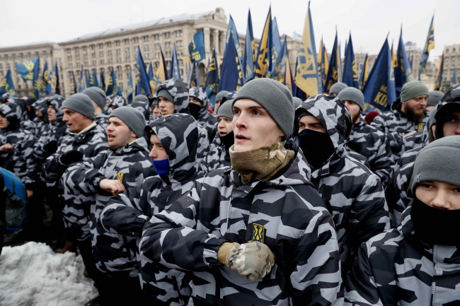Ukrayna'da aşırı sağcılardan Rusya protestosu