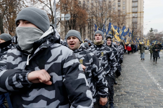 Ukrayna'da aşırı sağcılardan Rusya protestosu