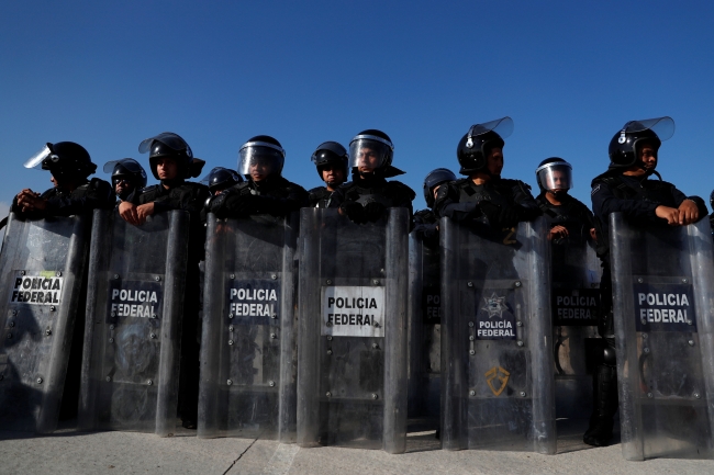 Mike Pompeo'dan Meksika hükümetine göç övgüsü