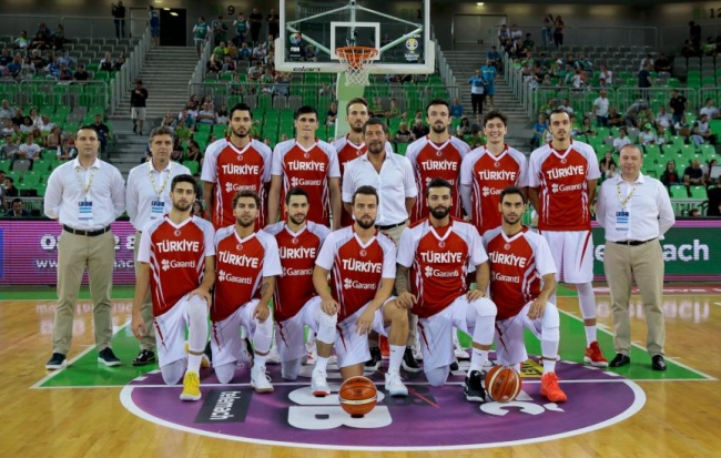 A Milli Erkek Basketbol Takımı'ndan önemli galibiyet