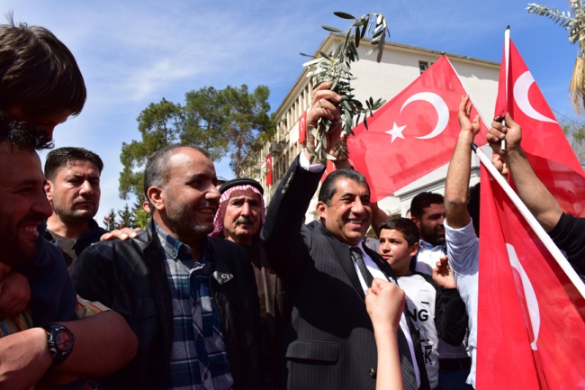 Türkiye'ye sığınan Suriyelilerin 'Afrin' sevinci