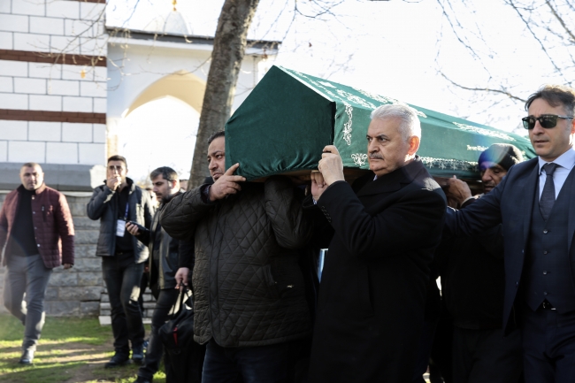 Başbakan Binali Yıldırım, ilkokul öğretmeni Kumbar'ın cenazesine katıldı