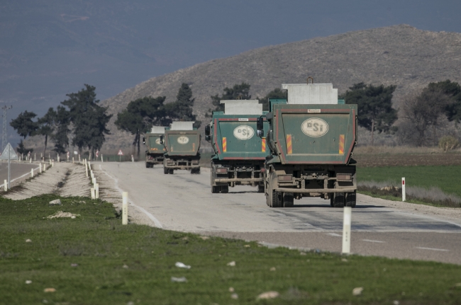 Afrin sınırında 'Fetih Marşı' yankılandı