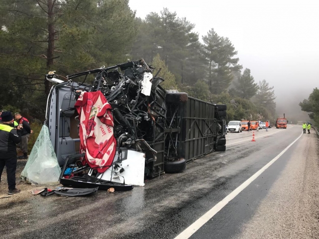 Muğla'da yolcu otobüsü devrildi: 24 yaralı