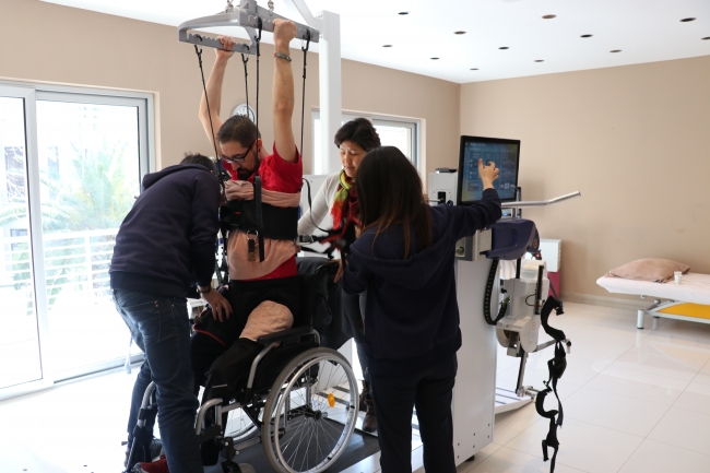 Başlattığı kampanya ile omurilik felçlilerine umut oluyor