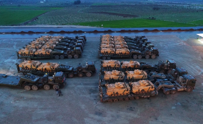 TSK'nın sınır hattına zırhlı araç takviyesi aralıksız sürüyor