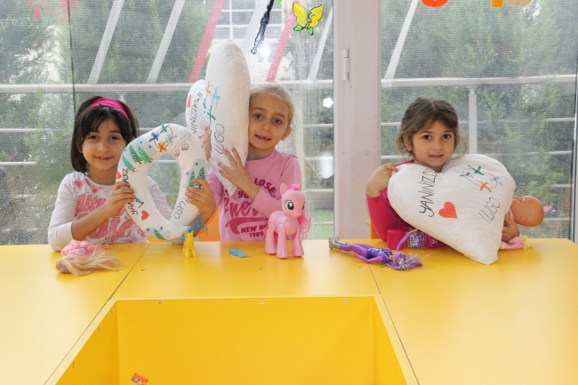 Minik kalplerden Afrin’deki askerlere hediye