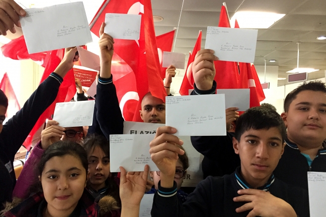 Afrin'deki Mehmetçiğe öğrencilerden moral mektubu