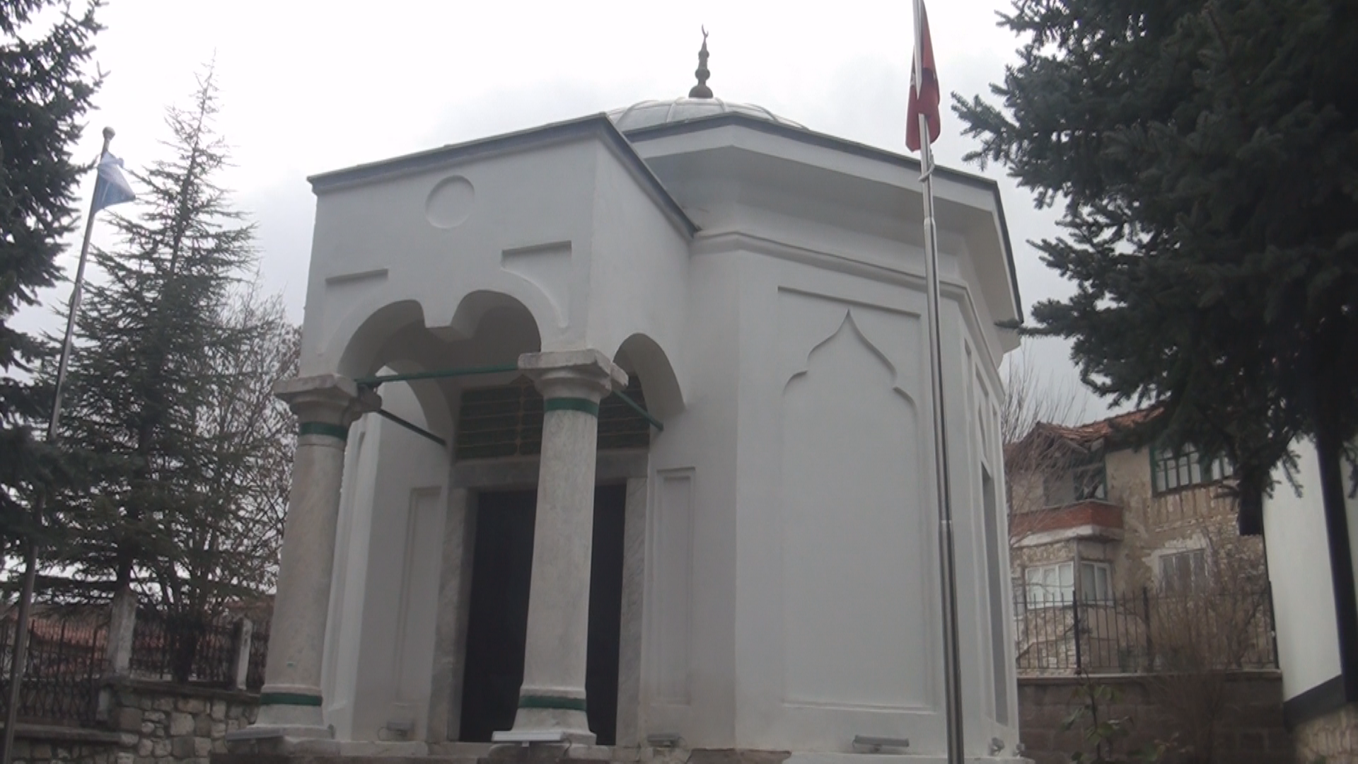 3 kuşaktır Hayme Ana'ya türbedarlık yapıyorlar