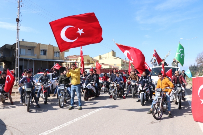 300 araçlık konvoyla Mehmetçiğe destek
