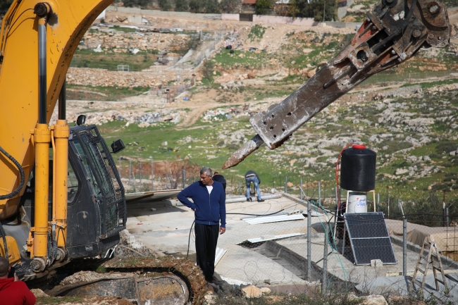İsrail Kudüs'te Filistinlilere ait bir ev ve dükkanı yıktı