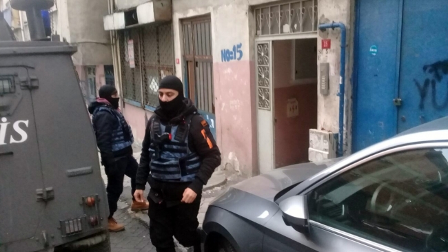 Sobasını yakmak için kömürlüğe inen kadın el bombası buldu