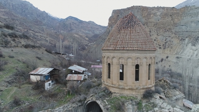 Tarihi kilise "röntgeni çekilerek" restore edilecek