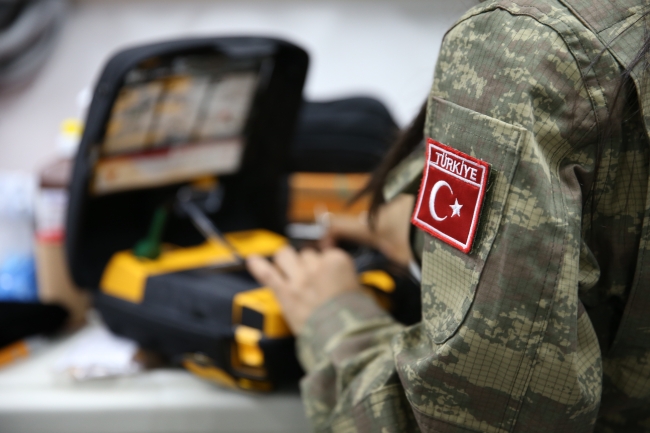 TSK'dan sınıra seyyar ilk yardım hastanesi