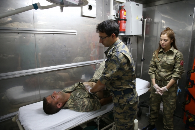 TSK'dan sınıra seyyar ilk yardım hastanesi