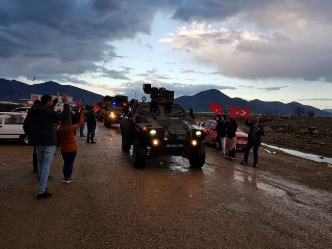 JÖH ve PÖH ekipleri sınırda