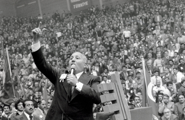 'Dava'ya atılan imza: Necmettin Erbakan