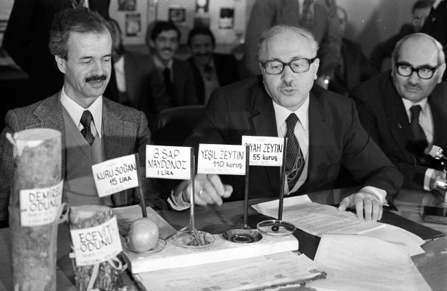 'Dava'ya atılan imza: Necmettin Erbakan