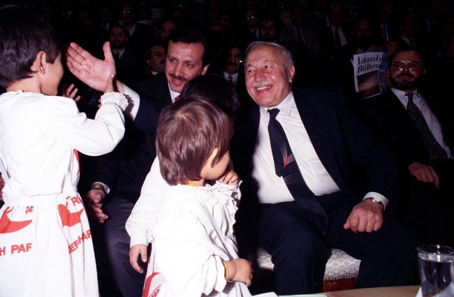 'Dava'ya atılan imza: Necmettin Erbakan