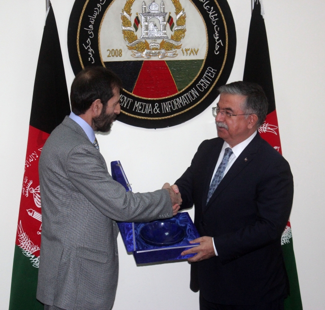 Afganistan'da 15 eğitim kurumu Maarif Vakfı'na devredildi