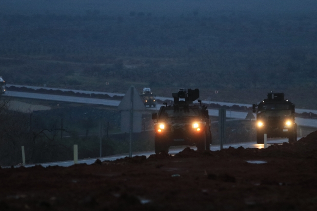 JÖH ve PÖH ekipleri sınıra sevk edildi