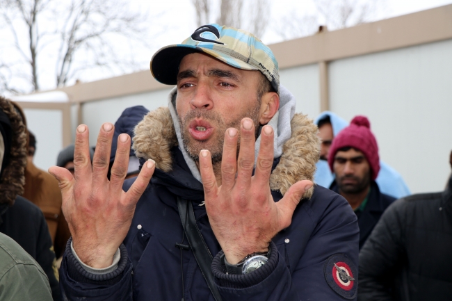 Yunanistan güvenlik güçlerince kaçakların "geri itildiği" iddiası