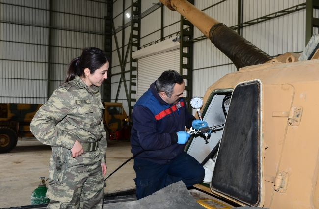 Zeytin Dalı Harekatı'nın kadın kahramanları Afrin nöbetinde
