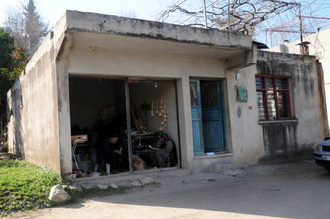 Unutulmaya yüz tutmuş ahşap oymacılığı yaşatılmaya çalışılıyor