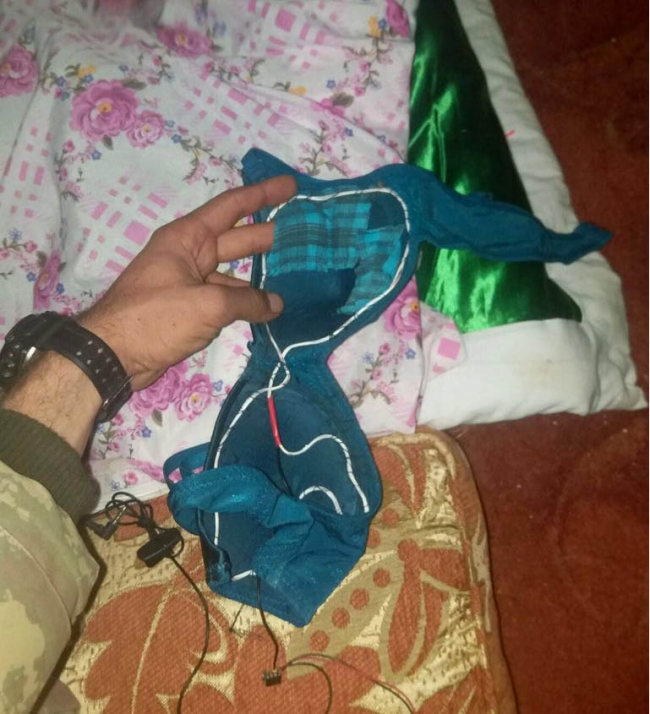 İç çamaşırı içine gizlenmiş bomba düzeneği bulundu