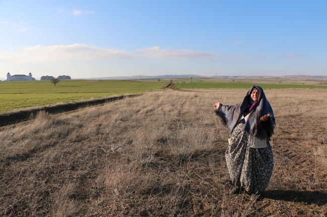 FETÖ, yaşlı kadını dolandırıp, arazilerini elinden aldı