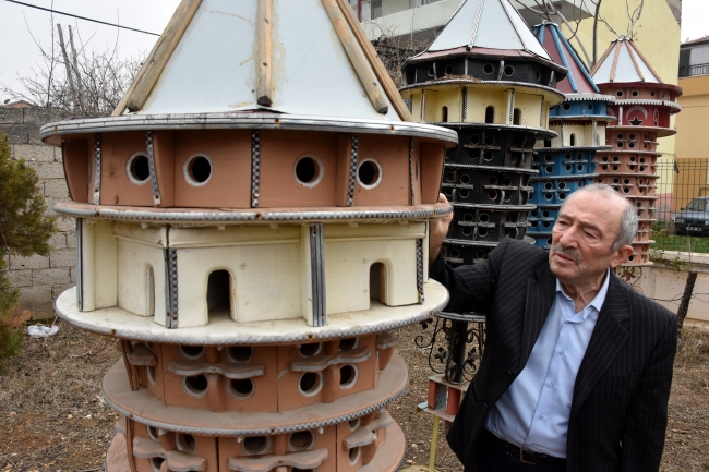 "Kuşların müteahhidi" 30 yıldır yuva üretiyor