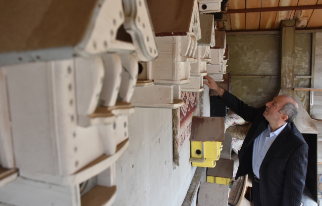 "Kuşların müteahhidi" 30 yıldır yuva üretiyor